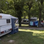 Staanplaatsen van de camping