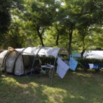 Staanplaatsen van de camping