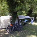 Staanplaatsen van de camping