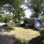 Staanplaatsen van de camping